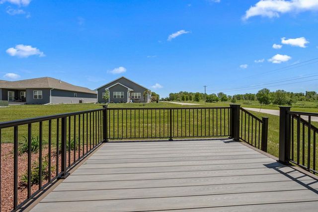 1901 HIDDEN HOLLOW LANE, Manitowoc, WI 54220