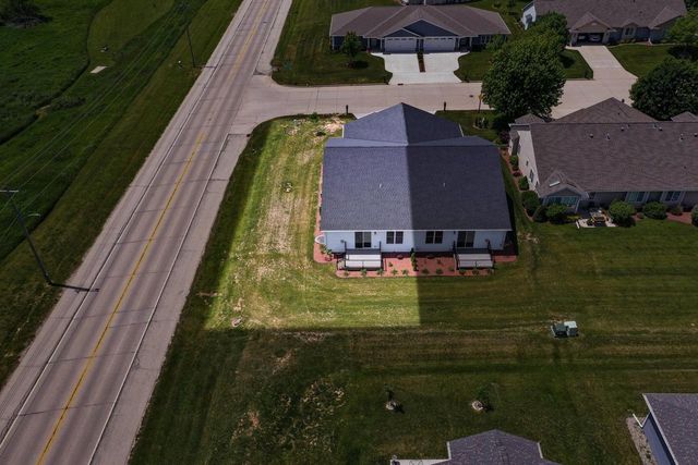 1901 HIDDEN HOLLOW LANE, Manitowoc, WI 54220