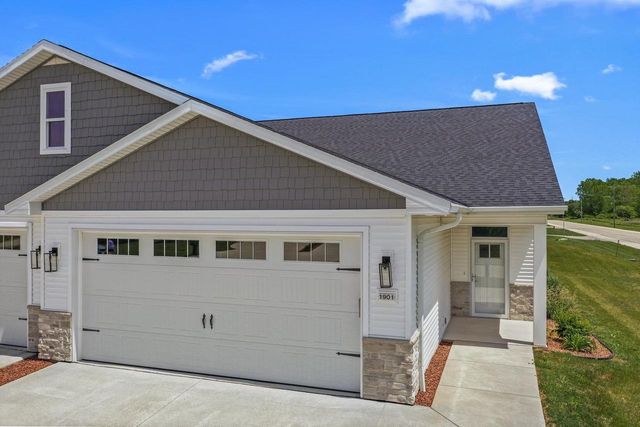1901 HIDDEN HOLLOW LANE, Manitowoc, WI 54220