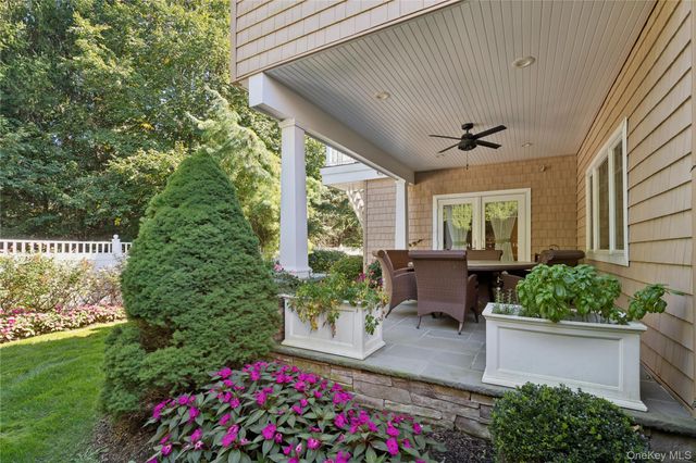 14 Esmond Avenue, Melville, NY 11747