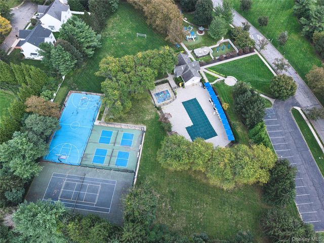 14 Esmond Avenue, Melville, NY 11747