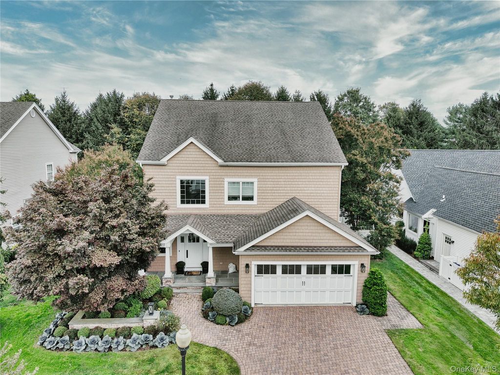 14 Esmond Avenue, Melville, NY 11747 — photo 2