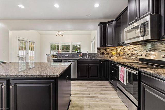 184 Patriots Walke DR, Suffolk, VA 23434