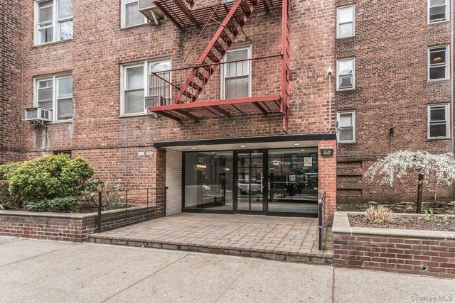 33-24 91st Street 5N, Jackson Heights, NY 11372