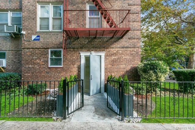 33-24 91st Street 5N, Jackson Heights, NY 11372