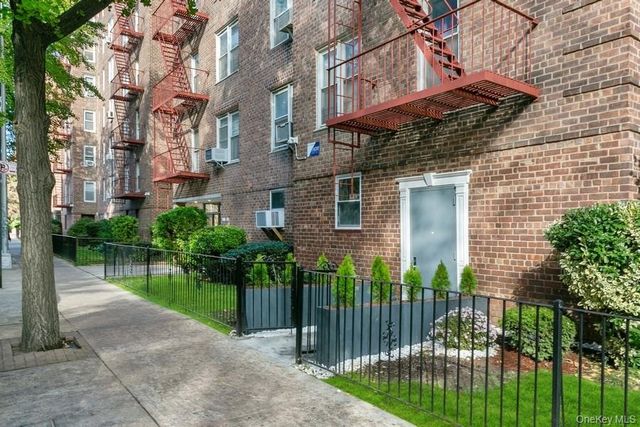 33-24 91st Street 5N, Jackson Heights, NY 11372