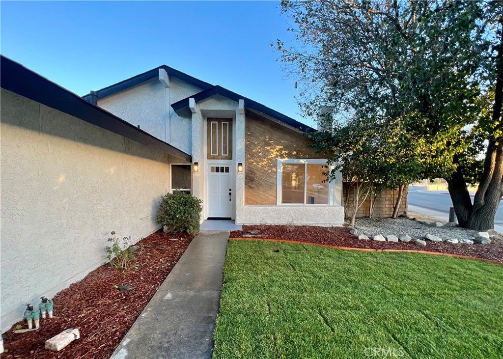 27502 Caraway, Saugus, CA 91350 — photo 2