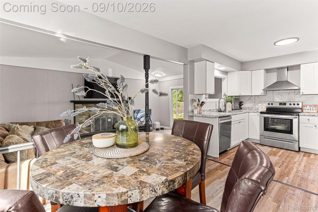 2350 Brookfield Street, Canton Charter Township, MI 48188