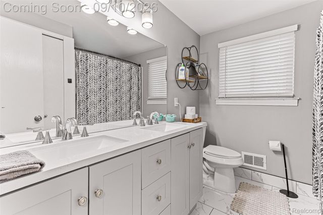 2350 Brookfield Street, Canton Charter Township, MI 48188