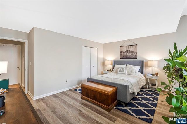518 River Renaissance B18, East Rutherford, NJ 07073