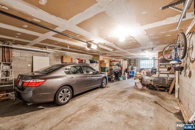 518 River Renaissance B18, East Rutherford, NJ 07073