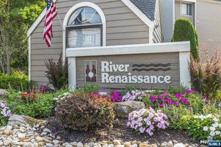 518 River Renaissance B18, East Rutherford, NJ 07073