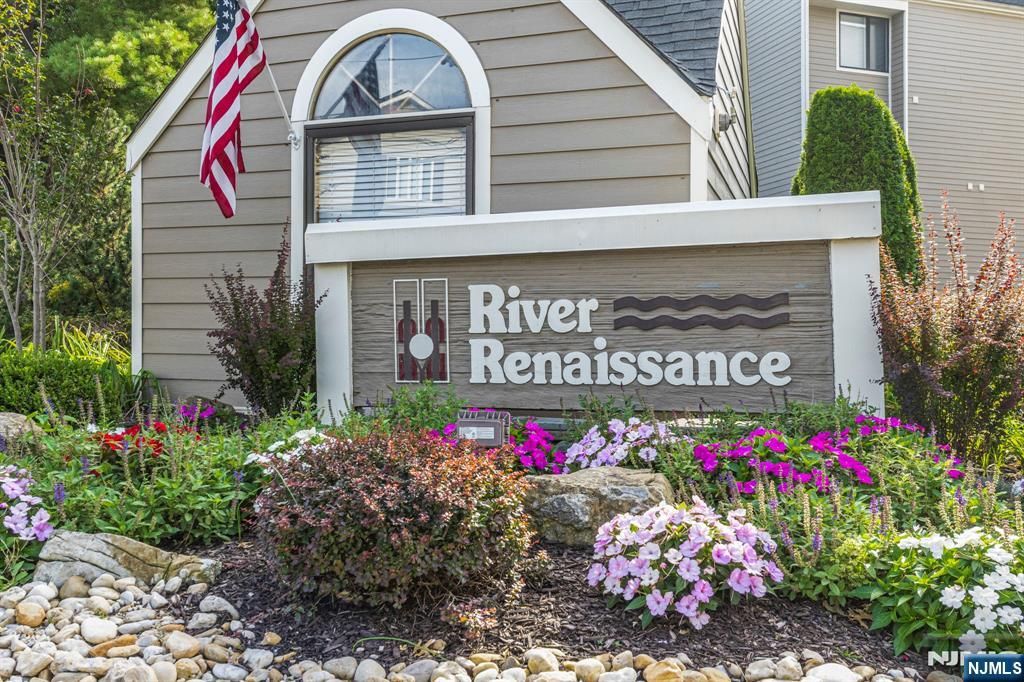 518 River Renaissance B18, East Rutherford, NJ 07073