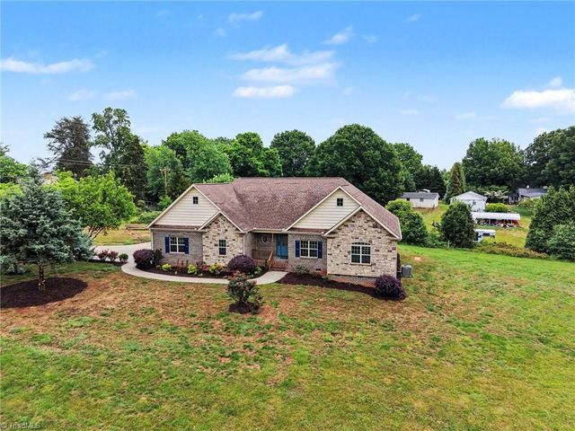 6250 Vance Road, Kernersville, NC 27284