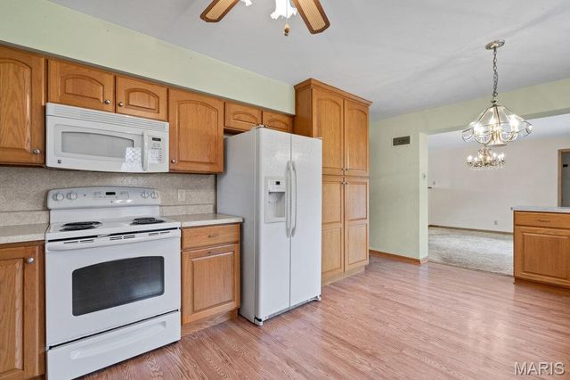 10629 Knollside Circle, St Louis, MO 63123