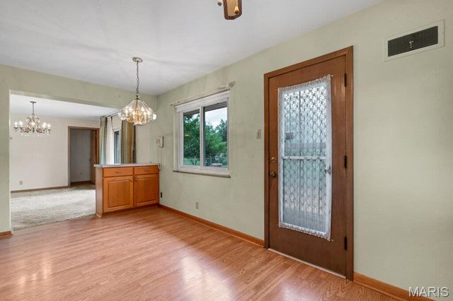 10629 Knollside Circle, St Louis, MO 63123