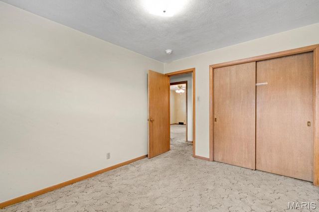 10629 Knollside Circle, St Louis, MO 63123