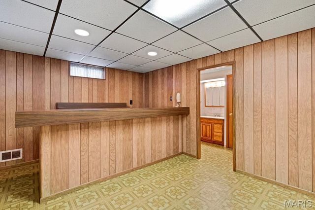 10629 Knollside Circle, St Louis, MO 63123