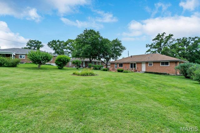 10629 Knollside Circle, St Louis, MO 63123