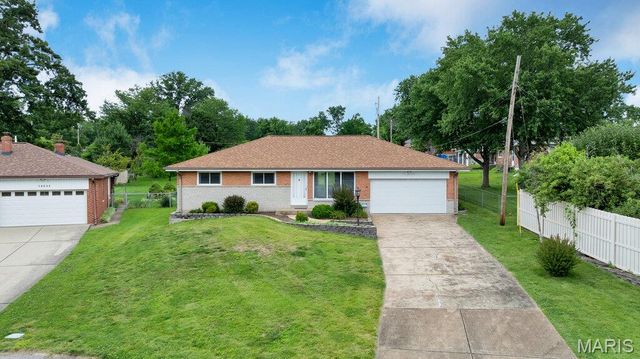 10629 Knollside Circle, St Louis, MO 63123