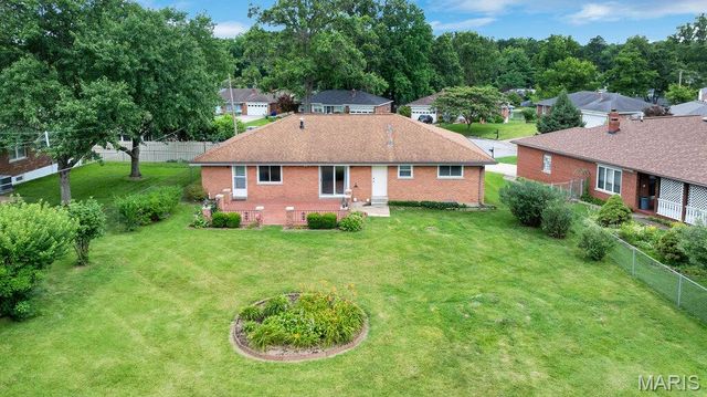10629 Knollside Circle, St Louis, MO 63123