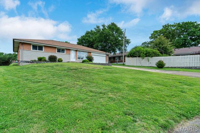 10629 Knollside Circle, St Louis, MO 63123