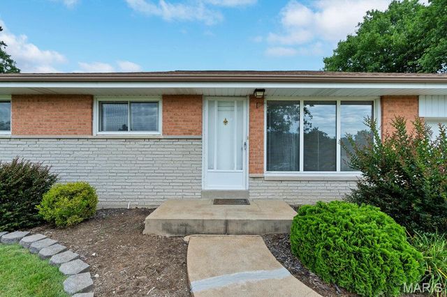 10629 Knollside Circle, St Louis, MO 63123