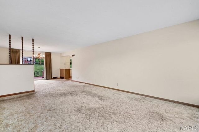 10629 Knollside Circle, St Louis, MO 63123