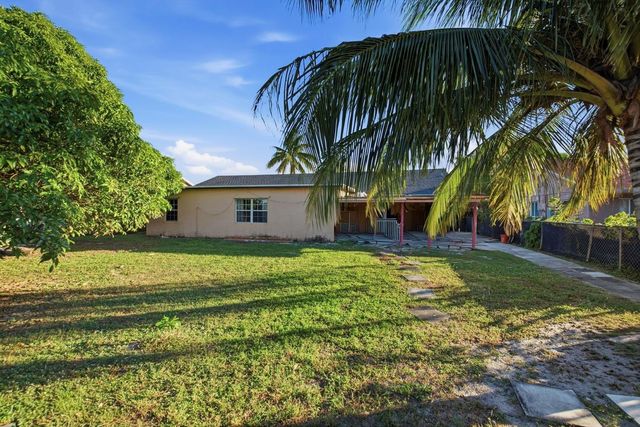 561 NE 38th Street, Deerfield Beach, FL 33064