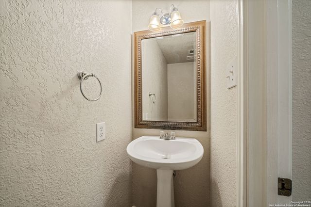4731 Bending, San Antonio, TX 78259