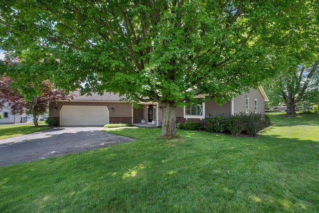 6900 Vista Grande Drive NE, Rockford, MI 49341