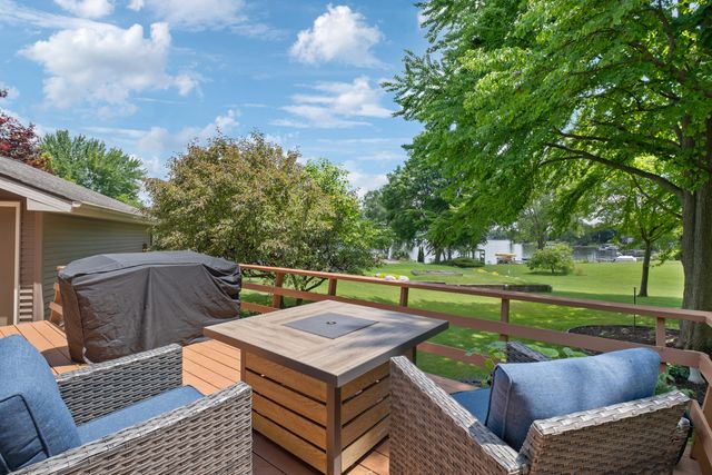 6900 Vista Grande Drive NE, Rockford, MI 49341
