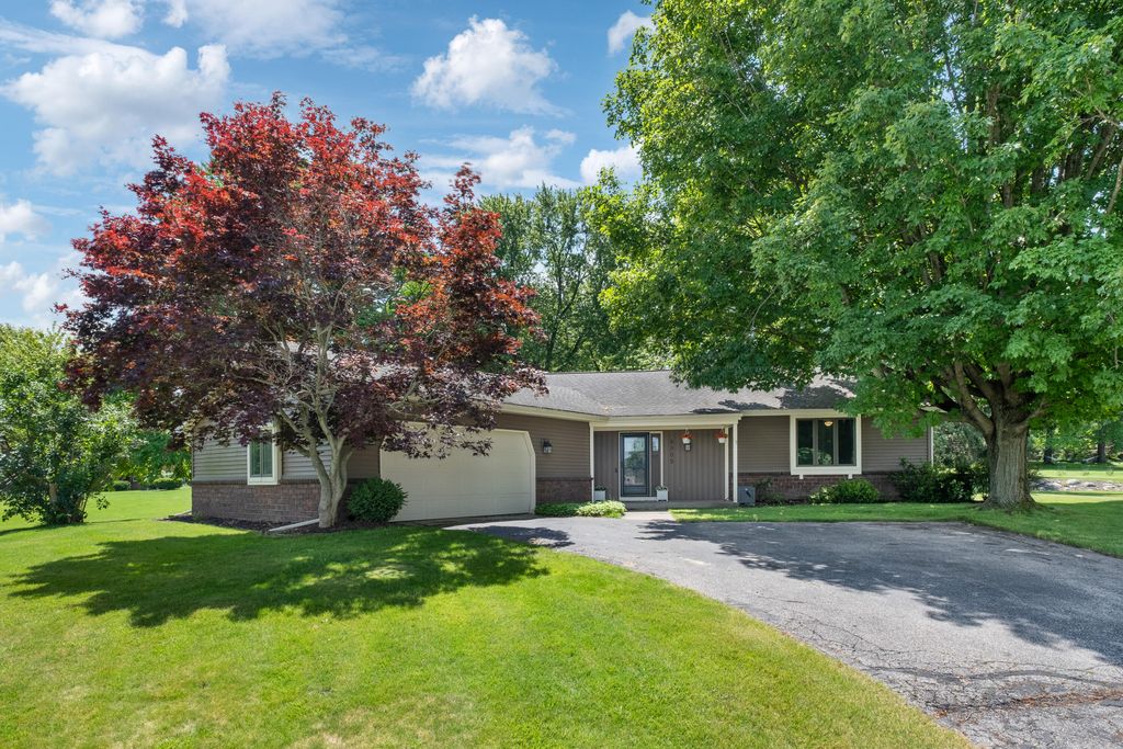 6900 Vista Grande Drive NE, Rockford, MI 49341