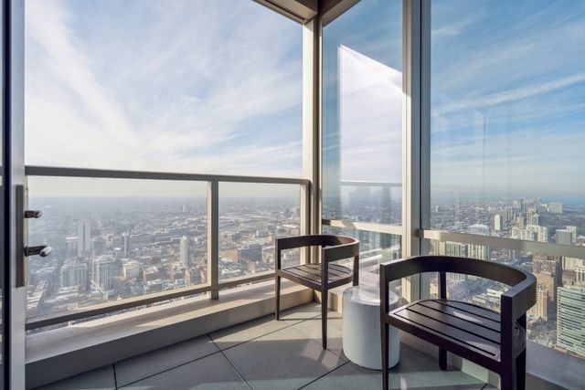14 W Superior Street 6002, Chicago, IL 60654