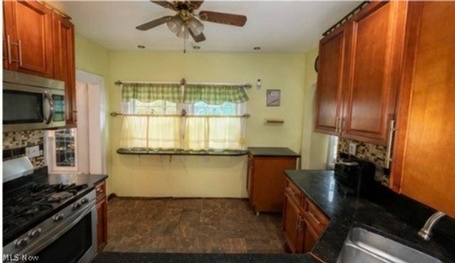 1737 Cumberland Road, Cleveland Heights, OH 44118