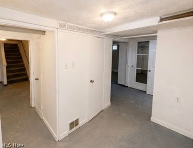 1737 Cumberland Road, Cleveland Heights, OH 44118