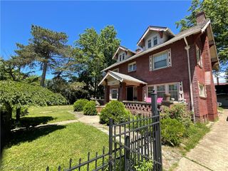1737 Cumberland Road, Cleveland Heights, OH 44118