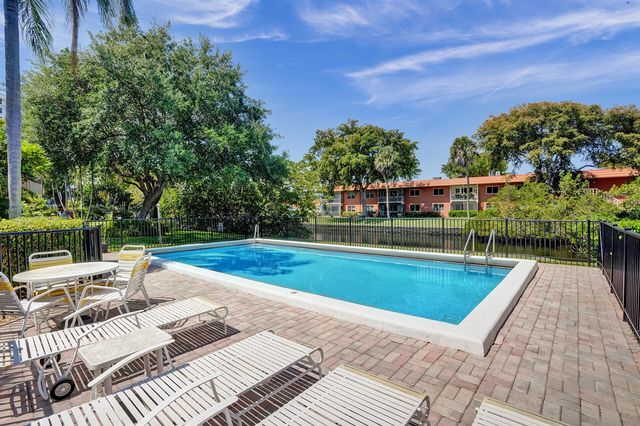 91 NE 17th Court, Fort Lauderdale, FL 33305