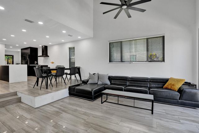 91 NE 17th Court, Fort Lauderdale, FL 33305