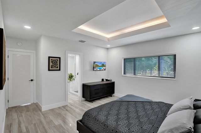 91 NE 17th Court, Fort Lauderdale, FL 33305