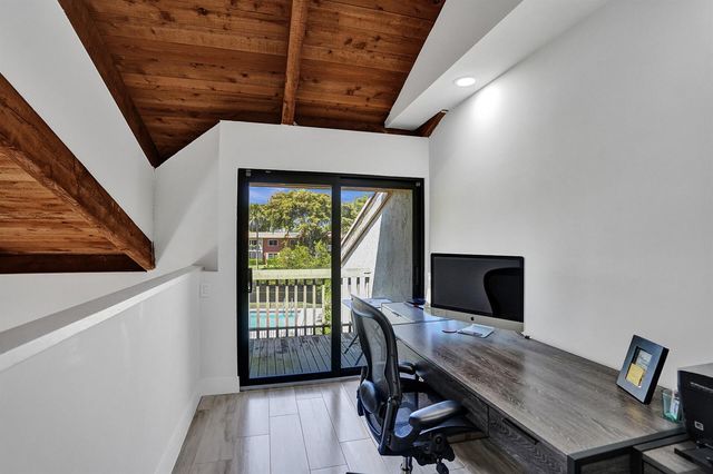 91 NE 17th Court, Fort Lauderdale, FL 33305