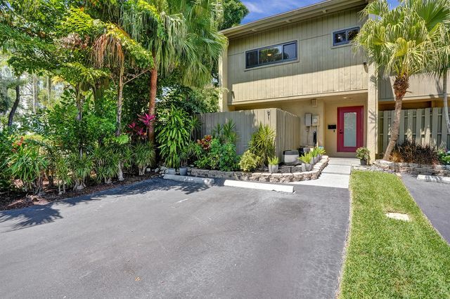 91 NE 17th Court, Fort Lauderdale, FL 33305