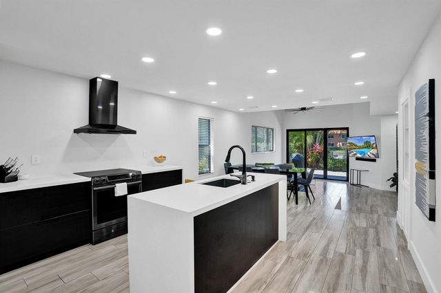 91 NE 17th Court, Fort Lauderdale, FL 33305