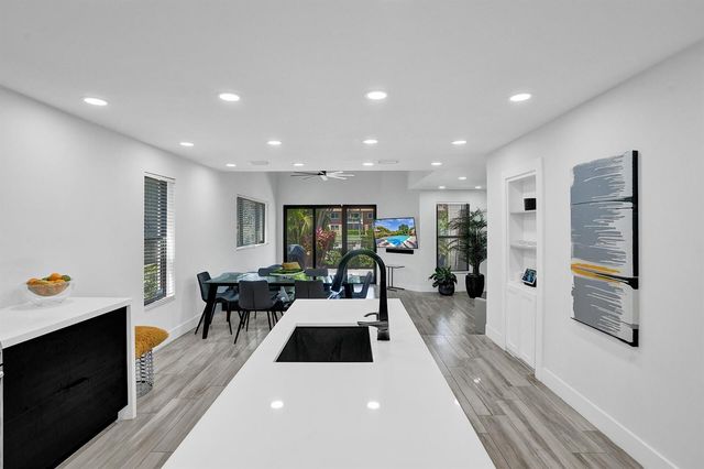 91 NE 17th Court, Fort Lauderdale, FL 33305