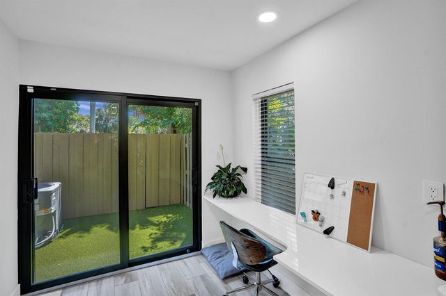 91 NE 17th Court, Fort Lauderdale, FL 33305