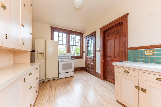 1930 Cambridge Road, Ann Arbor, MI 48104