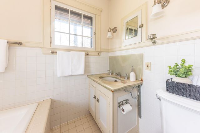 1930 Cambridge Road, Ann Arbor, MI 48104