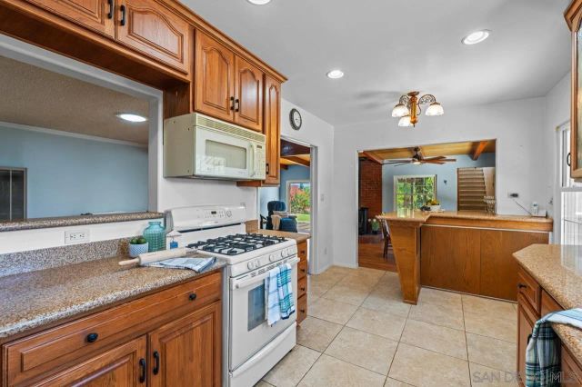 6031 Sinton, La Mesa, CA 91942