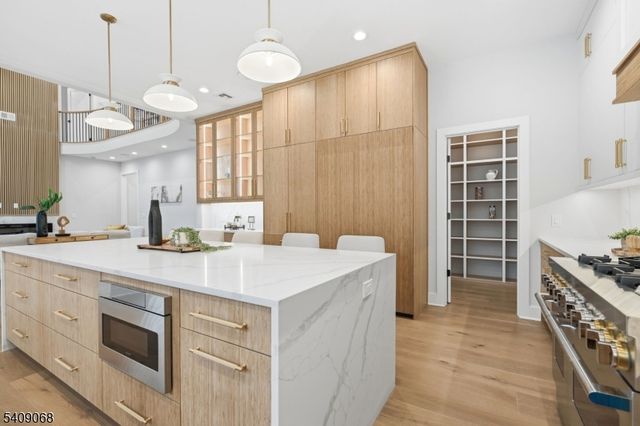 33 Tower Rd, Livingston Twp., NJ 07039