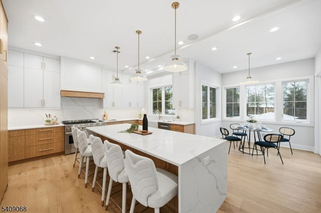 33 Tower Rd, Livingston Twp., NJ 07039